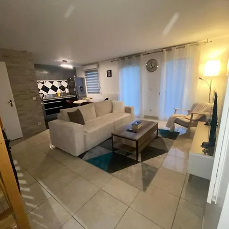 Appartement Duplex T3 Avec Box - Paris - La Defense - Airport Cdg - Parc Des Expositions - Stade De France - Disney - Asterix - Val D Europe Villepinte  Exterior photo