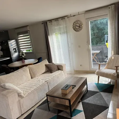 Appartement Duplex T3 Avec Box - Paris - La Defense - Airport Cdg - Parc Des Expositions - Stade De France - Disney - Asterix - Val D Europe Villepinte  Exterior photo