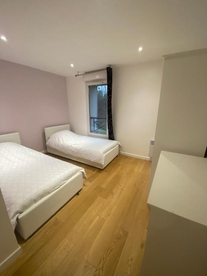 Duplex Paris: Near Roissy Cdg, Expo & Theme Parks Apartment *